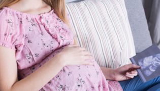 Risikoschwangerschaft: Schwanger unter 20